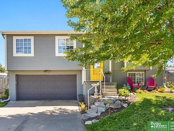 2nd image of 1011 Mesa Cir