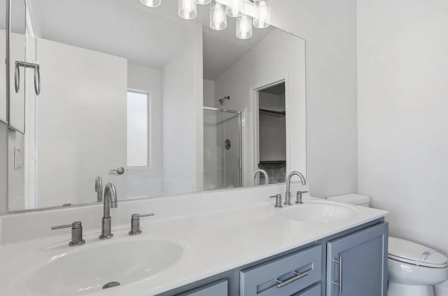 3 bed, 1384 sqft, $2,800 — Photo 1