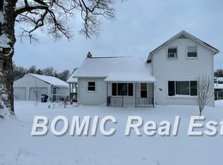 6210 1st St, Mayville, MI 48744