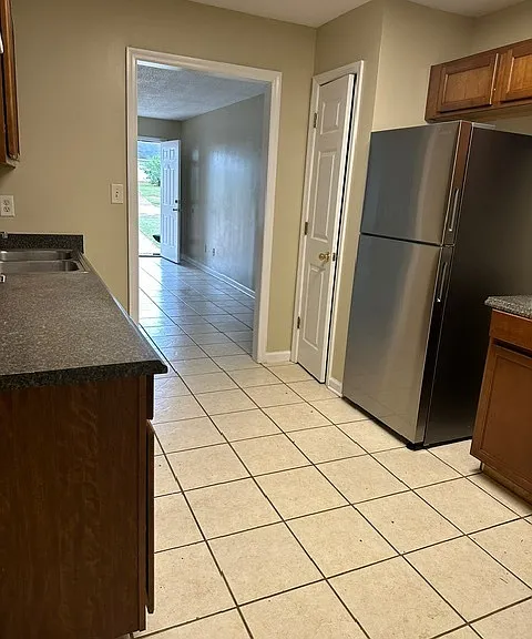 323 Carriage Ln #A — Photo 6