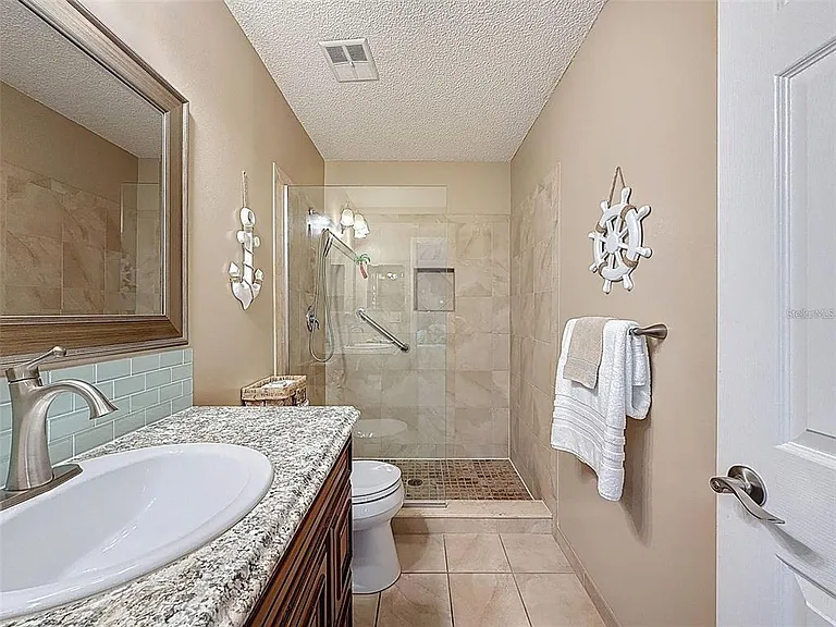 9981 Eagles Point Cir #4 — Photo 20