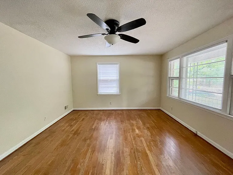 3824 Lee Hills Dr — Photo 3
