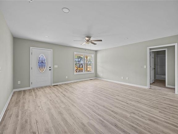 4th image of 1700 Bringle Ferry Rd
