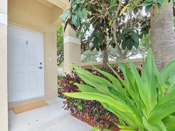 101 Lighthouse Cir APT J, Tequesta, FL 33469