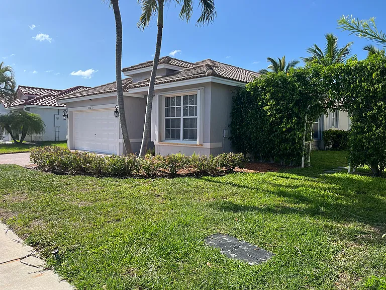16375 NW 24th St — Photo 17