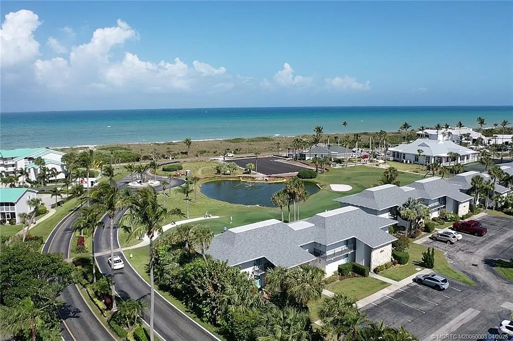 1 bed, 1.0 bath, 689 sqft, $3,200 — Photo 2