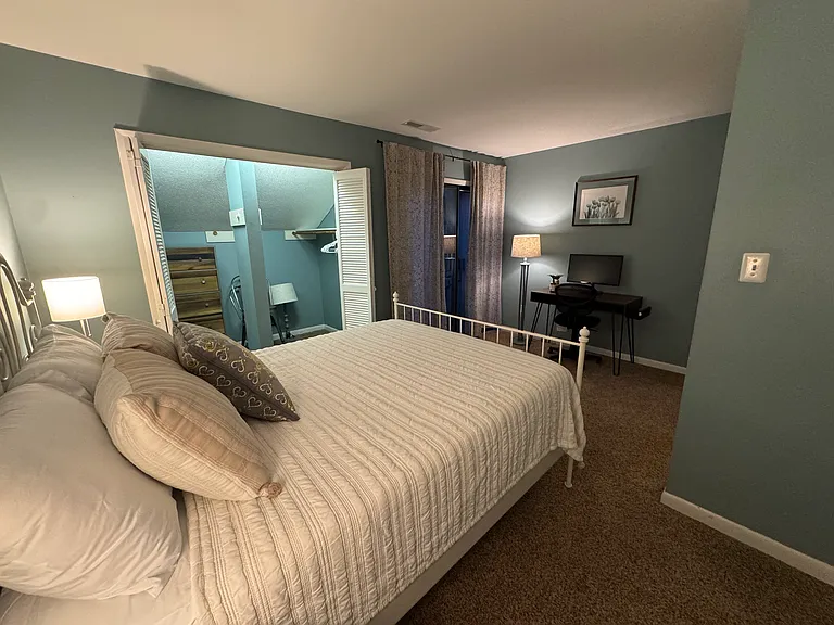 4100 Five Oaks Dr #45 — Photo 28