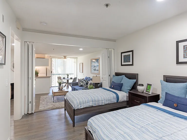 Westwood Executive House — Photo 45