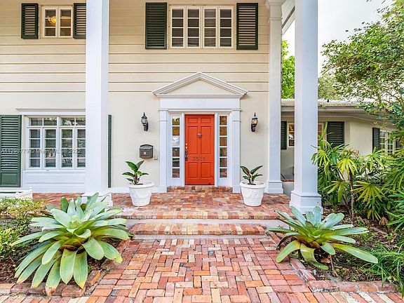 4th image of 3511 Alhambra Cir #3511