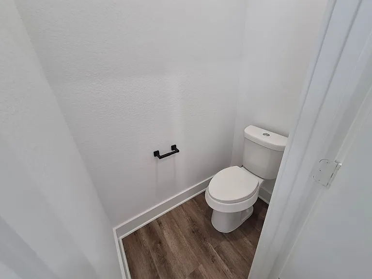 3003 Delano St — Photo 15
