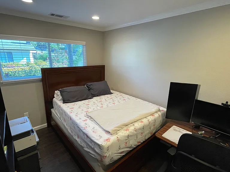 210 Appian Way — Photo 13