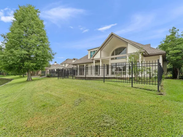 231 Grand Lakes Dr, Baton Rouge, LA 70810
