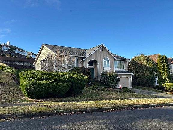 3rd image of 5616 Chinook Dr NE