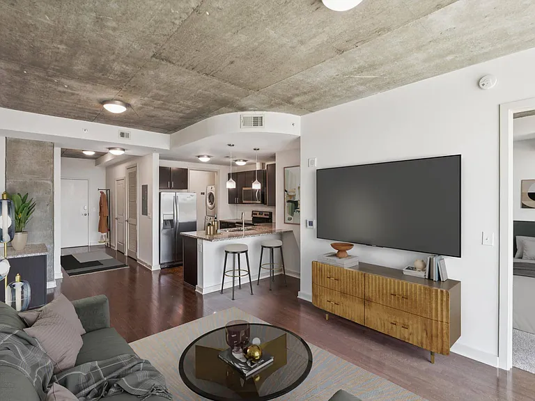 SkyHouse Buckhead — Photo 32