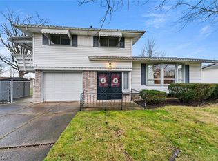 375 Shady Dr, Amherst, OH