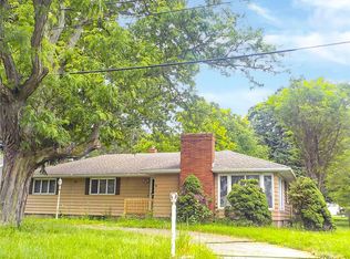 6 Newport Rd, Rochester, NY 14622