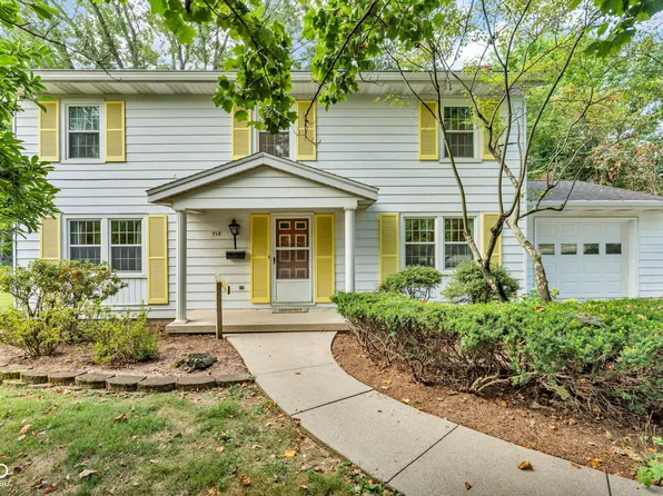 712 Dogwood Ln, Greencastle, IN 46135