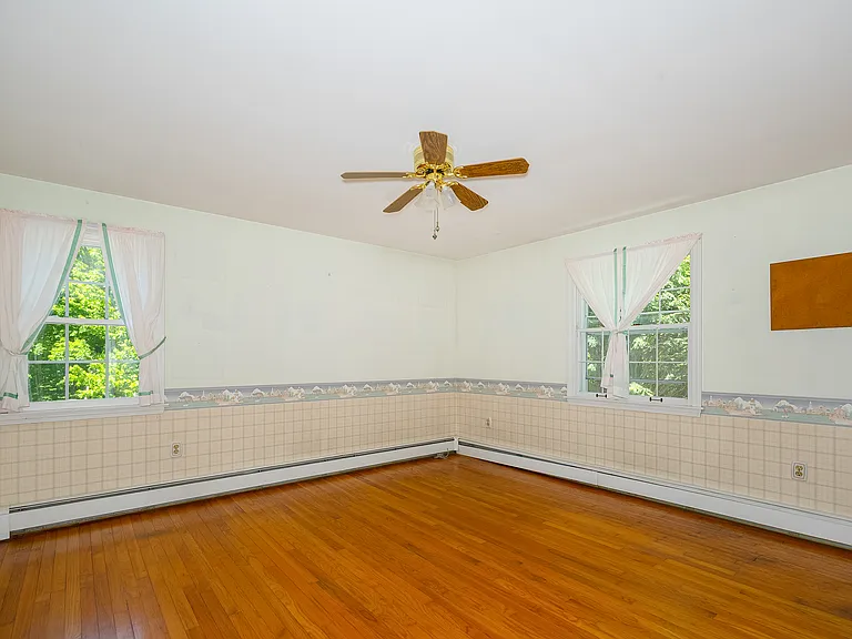 50 Aspinwall Rd — Photo 17