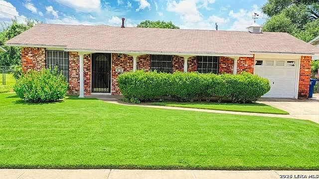 3 bed, 2.0 bath, 1122 sqft, $1,350 — Photo 2