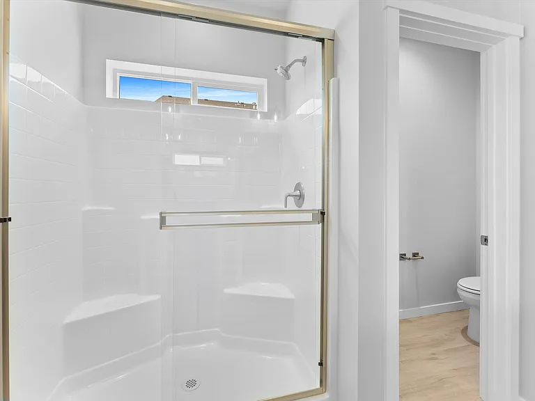 510 Waverly Ave — Photo 14