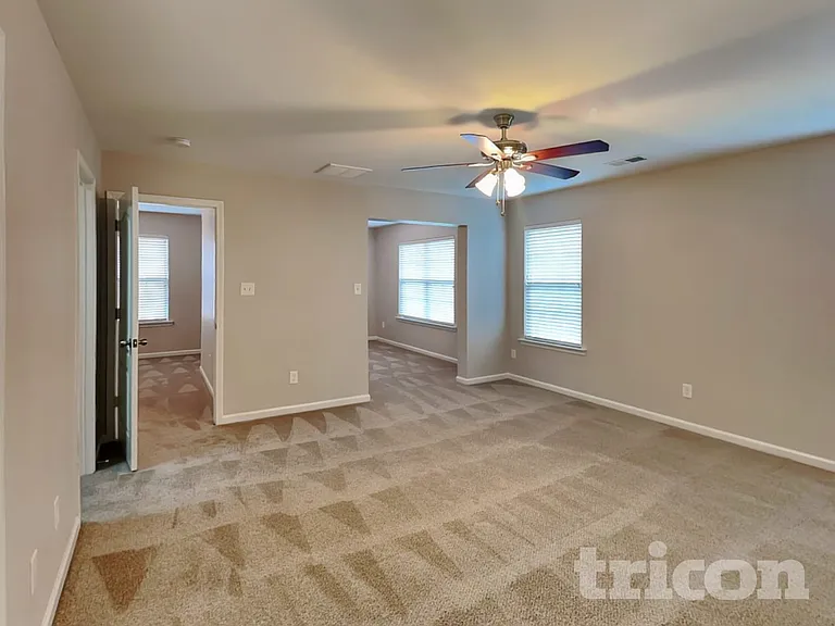 1028 Mountain Laurel Ct — Photo 7