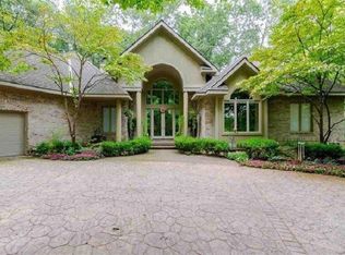 12148 Indian Oak Dr, Fenton, MI