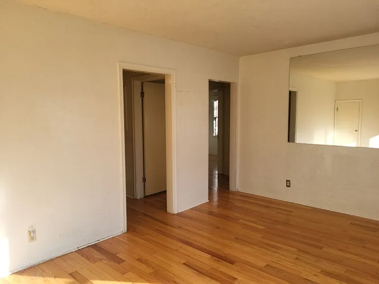 700-722 Gordon Avenue — Photo 10