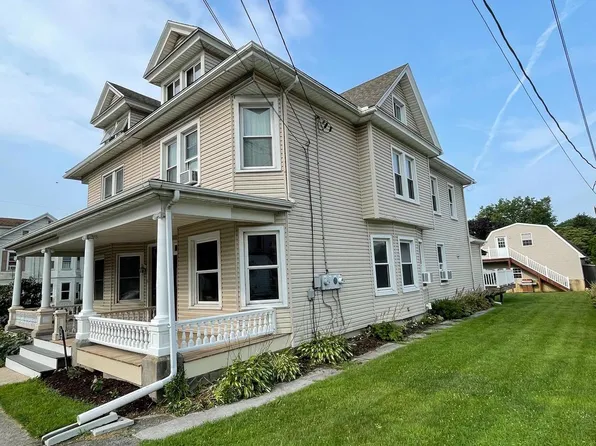 321 S College St, Myerstown, PA 17067