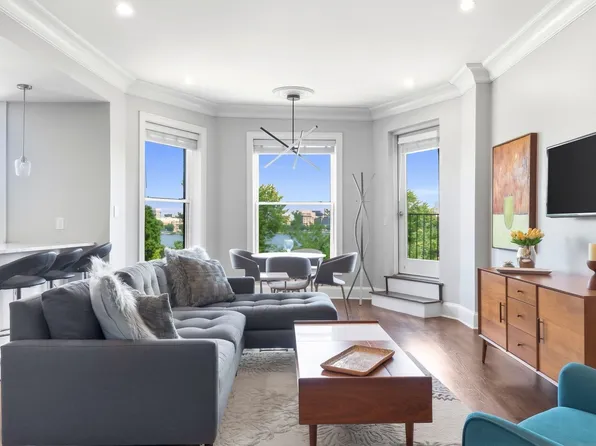 23 Bay State Rd APT 4, Boston, MA 02215