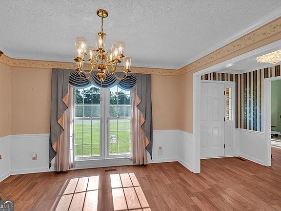 5th image of 105 Julies Cir