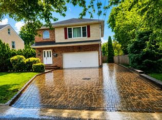 34 Nassau Ave, Glen Cove, NY 11542