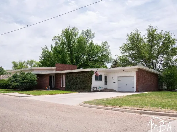 922 Center St, Garden City, KS 67846