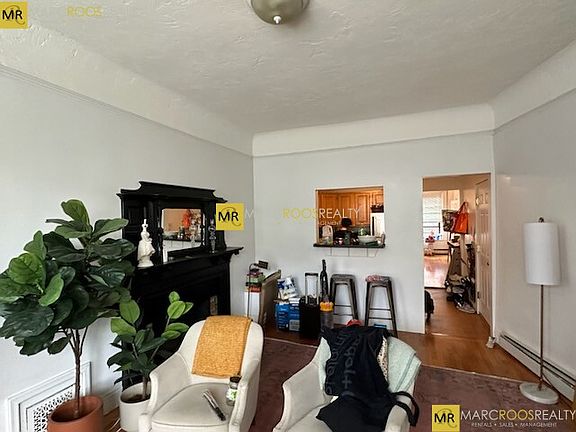 3rd image of 589 Beacon St