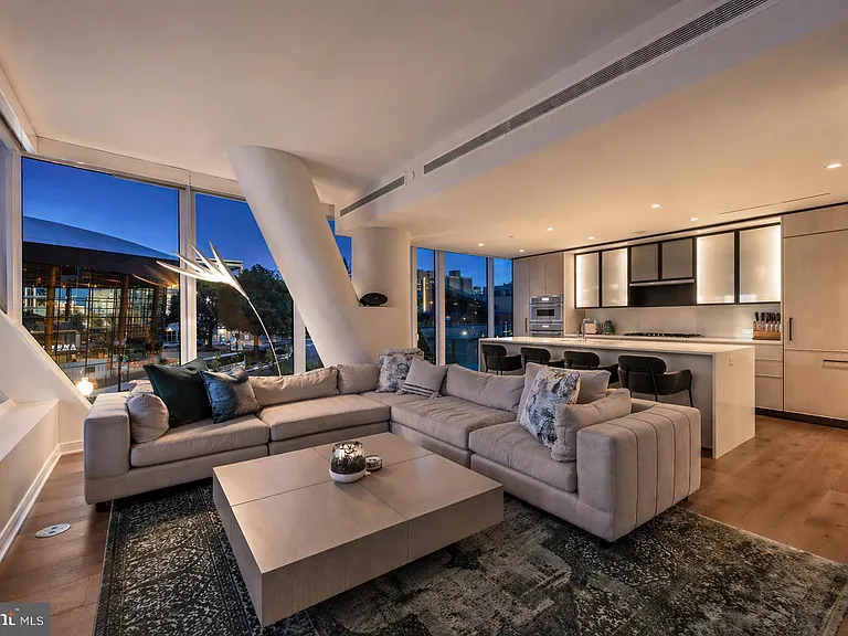 601 Wharf St SW #305 — Photo 10