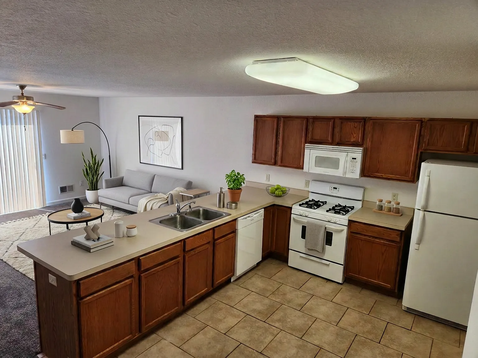 Sawgrass Apartments & Townhomes — Photo 3
