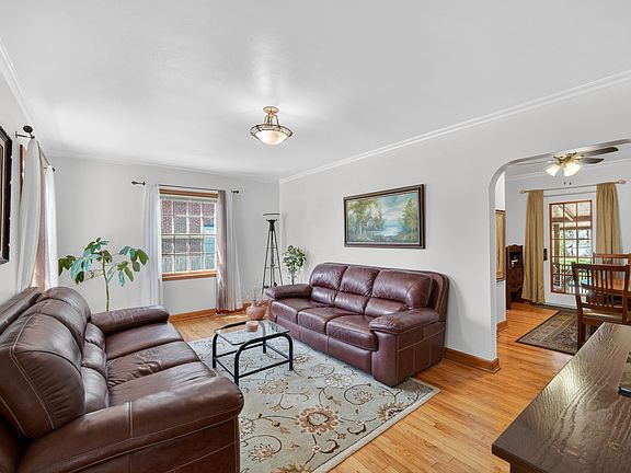 5th image of 5017 Hickman Rd