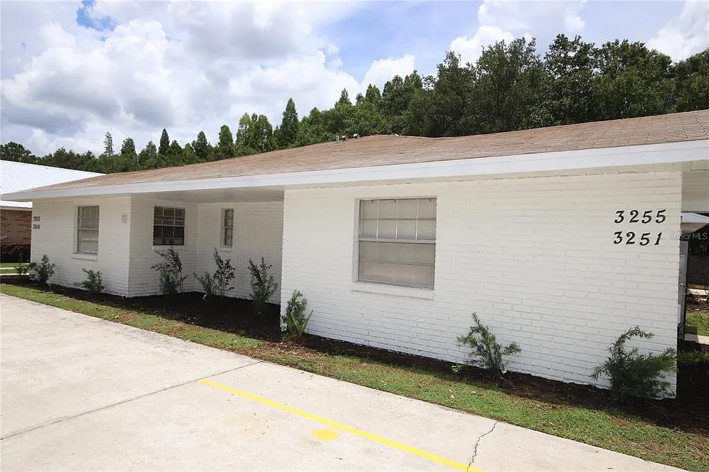 2 bed, 2.0 bath, 900 sqft, $1,600 — Photo 1