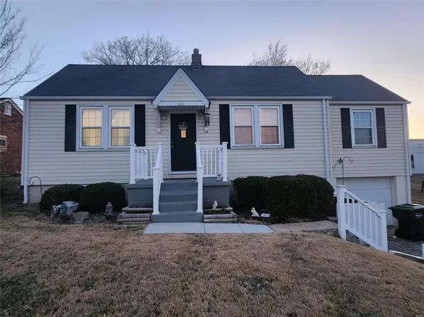 2157 Lone Star Dr, Arnold, MO 63010