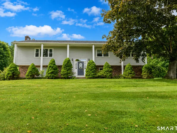 26 Dorchester Lane, Branford, CT 06405