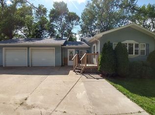 18087 Stone Bridge Rd, Monticello, IA 52310