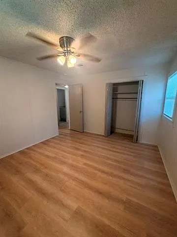 4661 Stephen Girard Ave — Photo 12