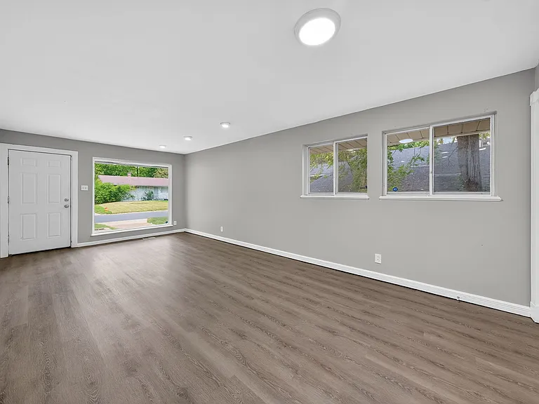 120 McAlpine Dr — Photo 18
