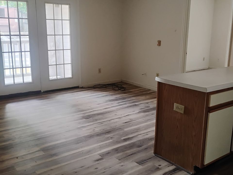 1st image of 405 Farmer Rd #5-L