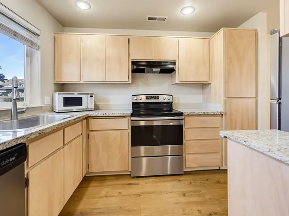 469 Tulipan Way, Talent, OR 97540
