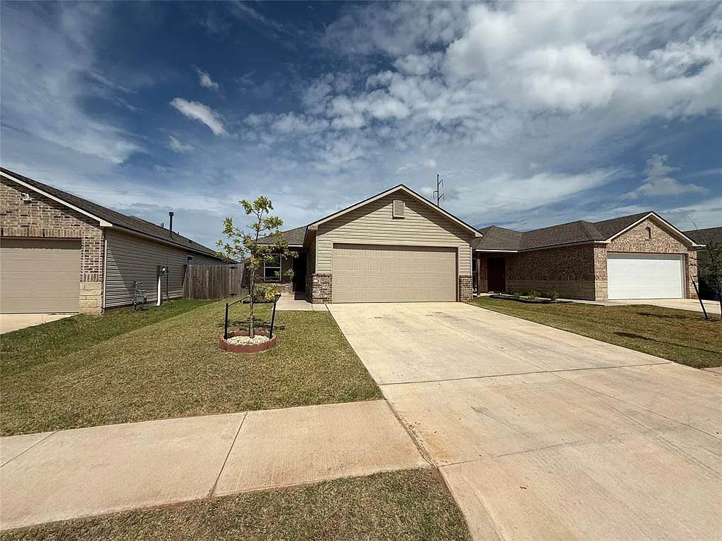 3 bed, 2.0 bath, 1024 sqft, $1,550 — Photo 1