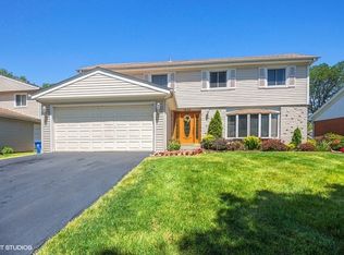 1830 E Boulder Dr, Mount Prospect, IL 60056
