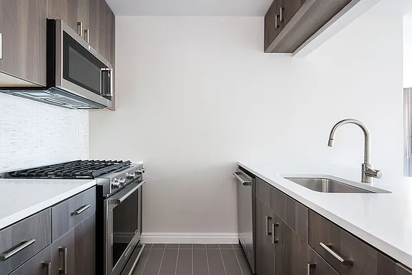 Rented by Greystar | media 47