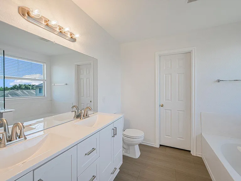 17817 Majestic Elm Ln — Photo 11