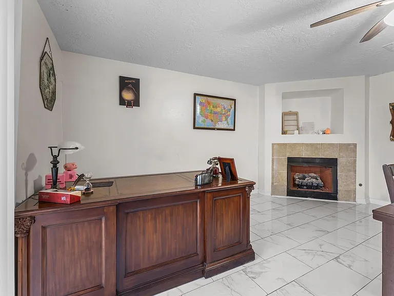 228 April Waters Dr W — Photo 16