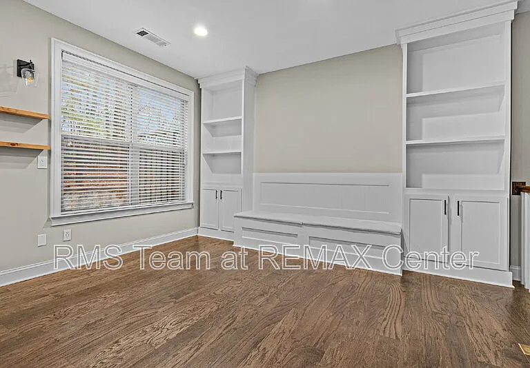3209 Hallmark Ln — Photo 6